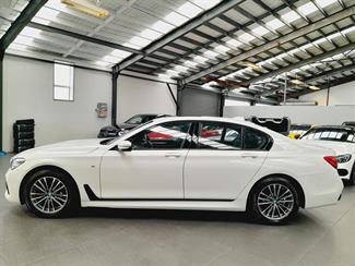 2016 BMW 750i - Thumbnail