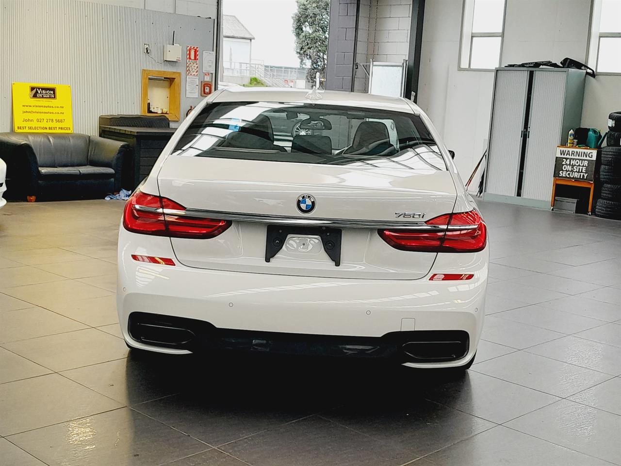 2016 BMW 750i