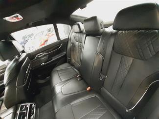2016 BMW 750i - Thumbnail