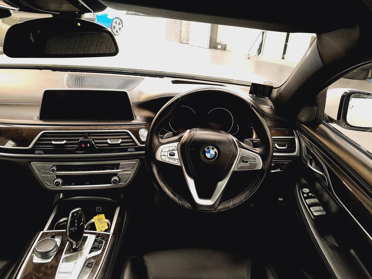2016 BMW 750i
