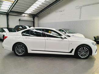 2016 BMW 750i - Thumbnail