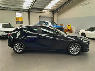 2021 Mazda Mazda3 - Thumbnail