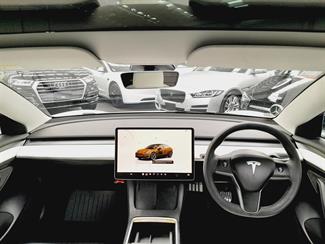 2022 Tesla Model 3 - Thumbnail