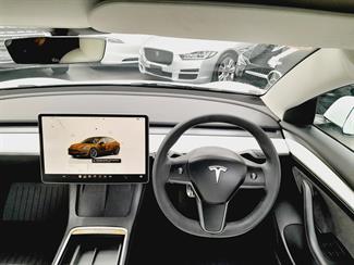 2022 Tesla Model 3 - Thumbnail