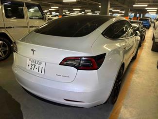 2022 Tesla Model 3 - Thumbnail