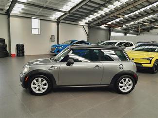 2009 Mini Cooper - Thumbnail