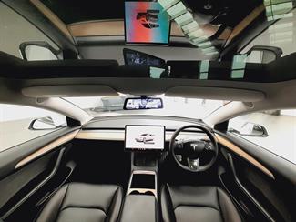 2022 Tesla Model 3 - Thumbnail