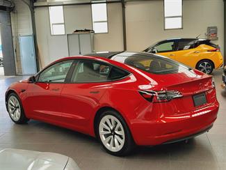 2021 Tesla Model 3 - Thumbnail