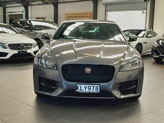 2017 Jaguar XF - Thumbnail