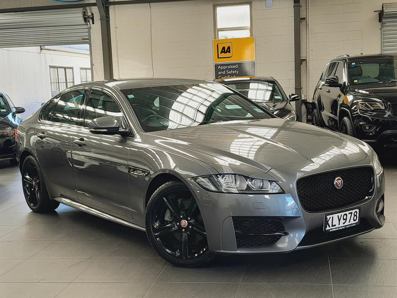 2017 Jaguar XF
