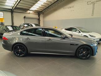 2017 Jaguar XF - Thumbnail