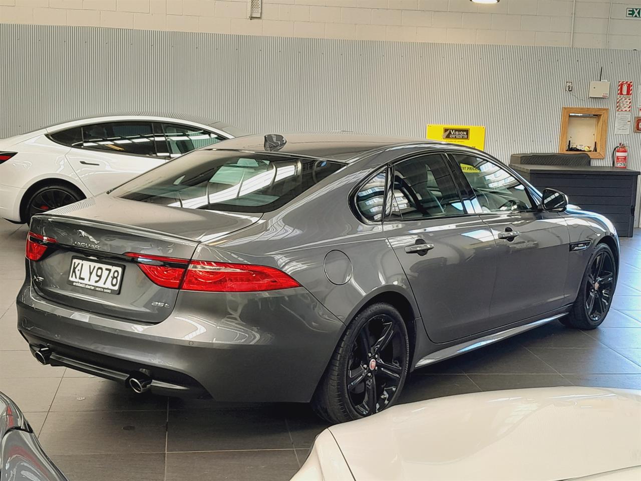 2017 Jaguar XF