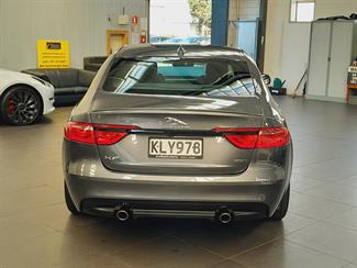 2017 Jaguar XF - Thumbnail