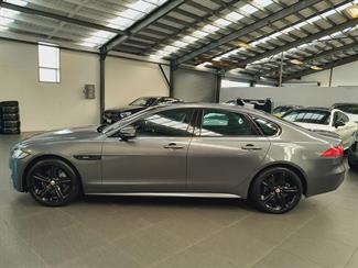 2017 Jaguar XF - Thumbnail