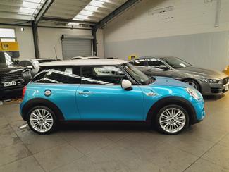 2017 Mini Cooper - Thumbnail