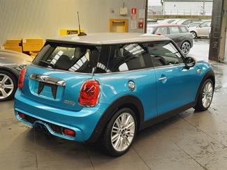 2017 Mini Cooper - Thumbnail