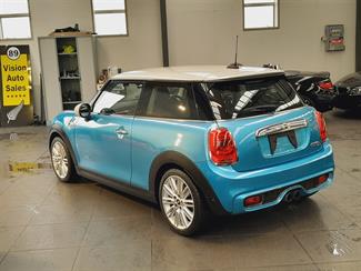 2017 Mini Cooper - Thumbnail