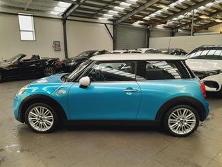 2017 Mini Cooper - Thumbnail